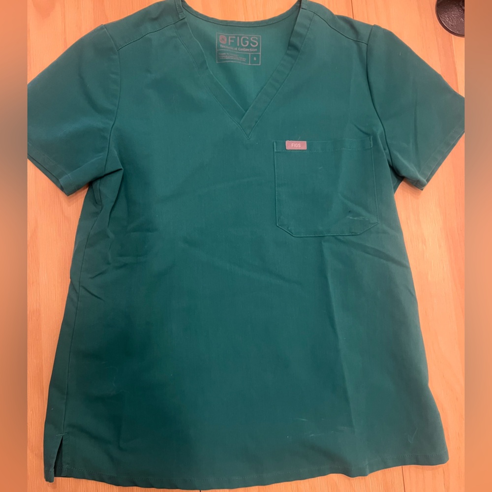FIGS Catarina one-pocket scrub top